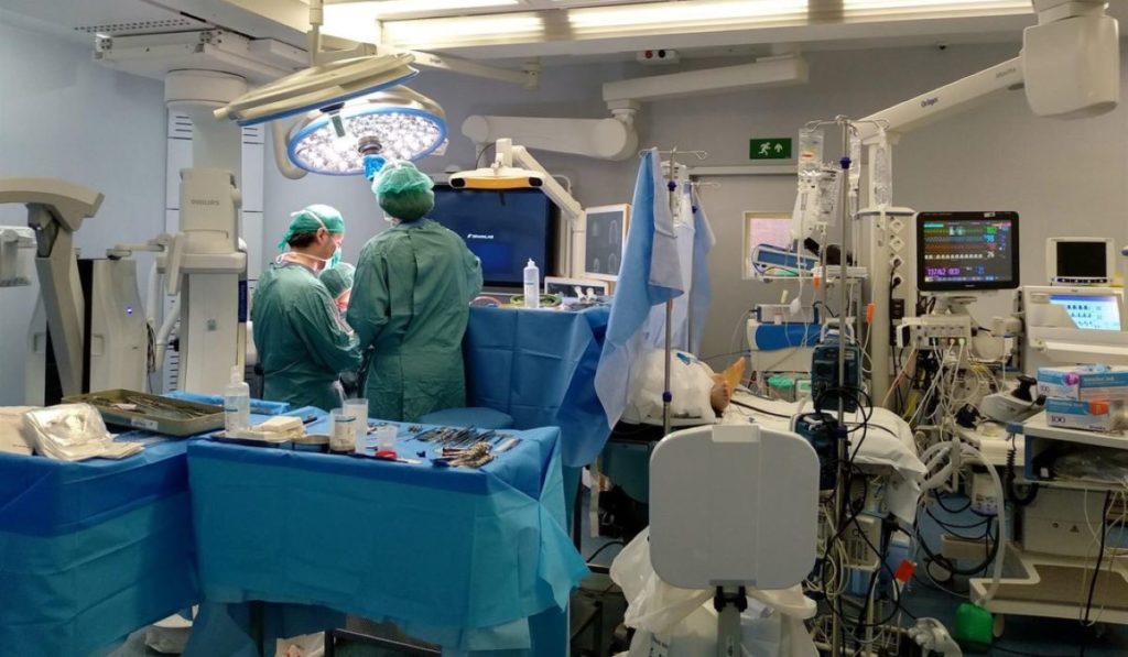 La espera media para operarse en Canarias baja en 44 días desde 2023