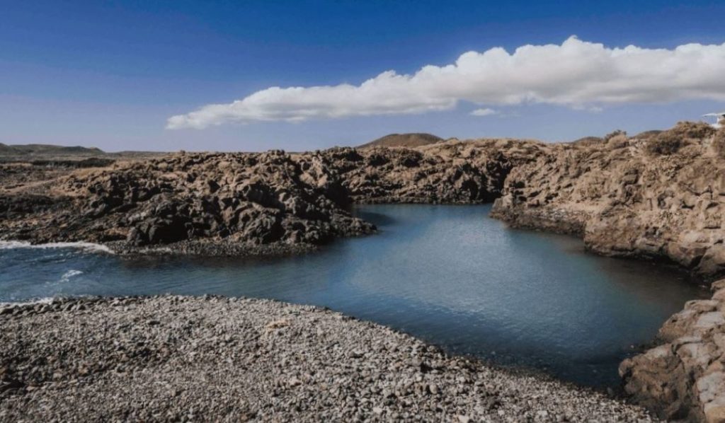 Aparatosa caída en un charco de Tenerife: los bomberos tienen que intervenir