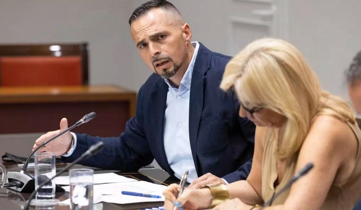Piden el “cese fulminante” del director del SCS por desvelar datos clínicos de un diputado: “Es matonismo trumpista”