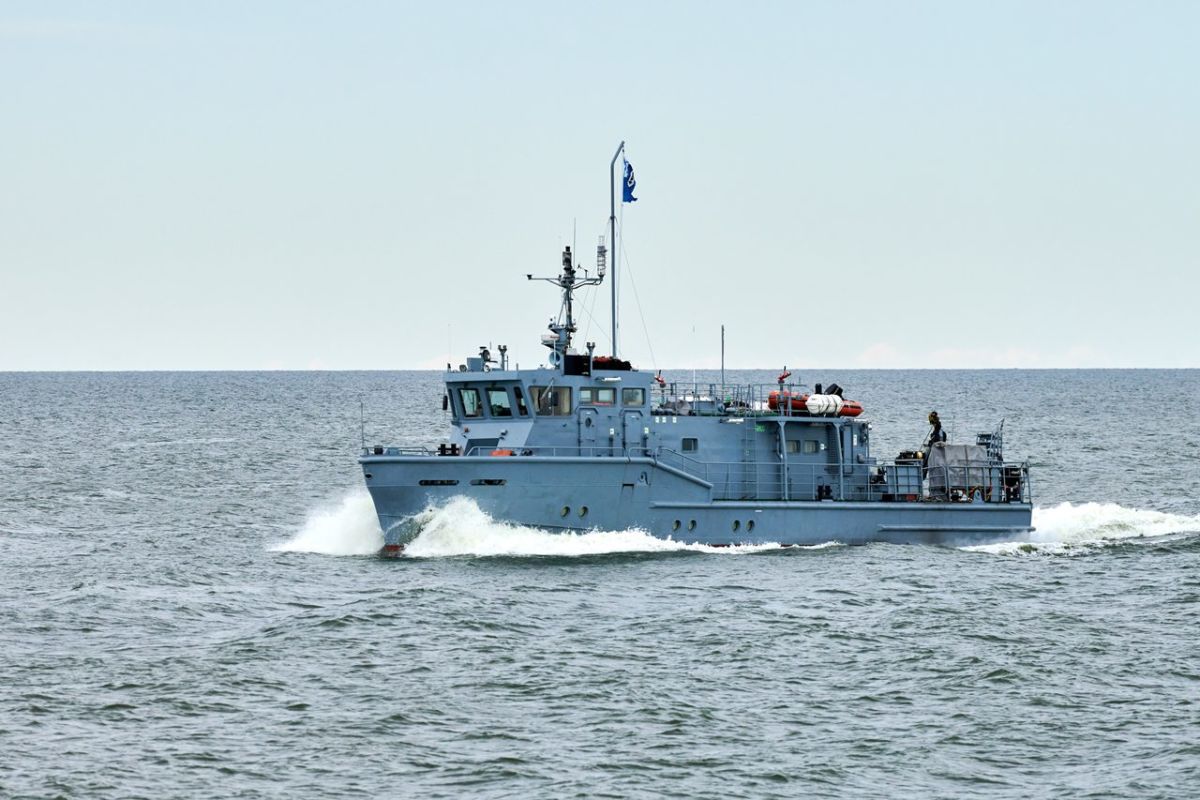 Advierten sobre el riesgo del paso de buques 'fantasma' rusos por aguas canarias