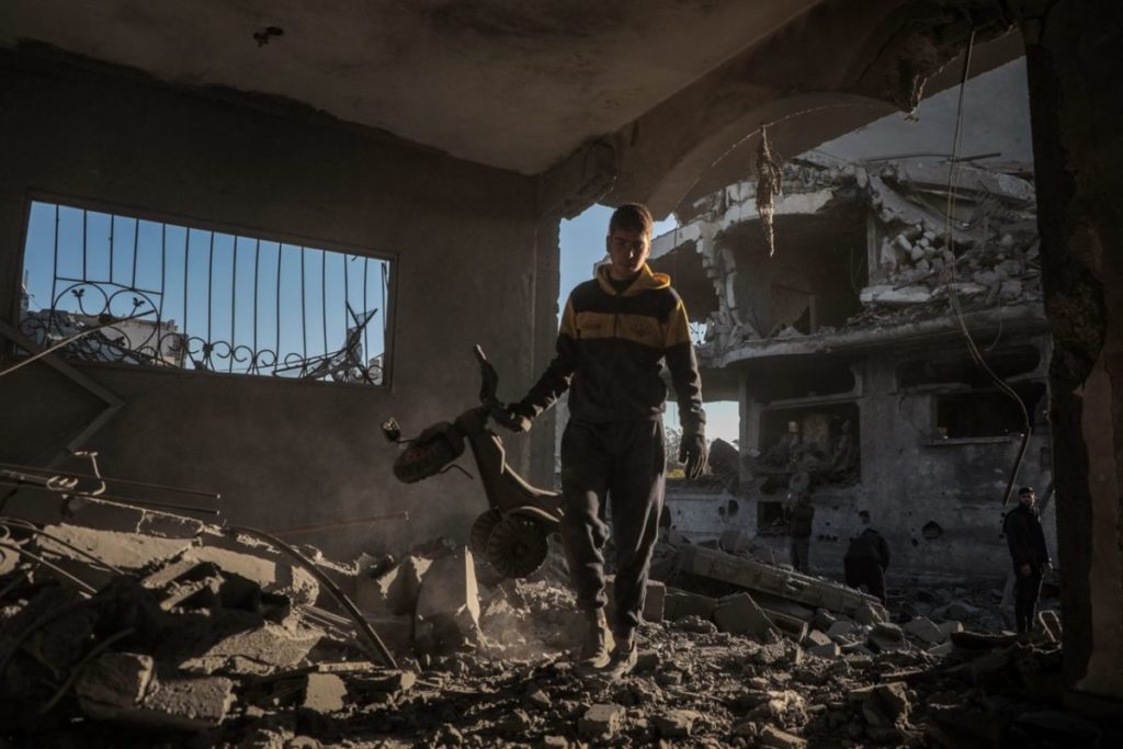 Israel ataca de nuevo en Gaza tras la muerte de dos militares en Rafá