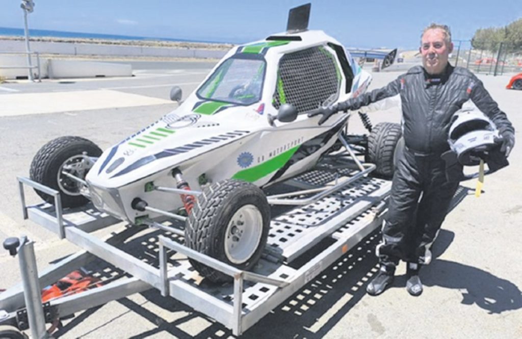 El piloto realejero Leocadio Antonio Acosta hace historia en el automovilismo tinerfeño