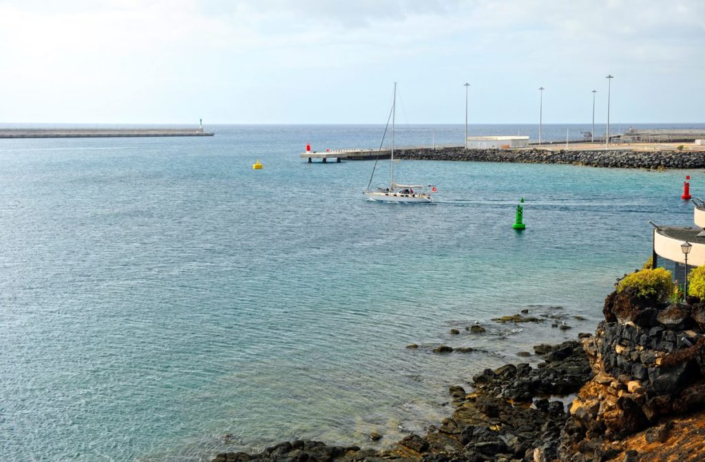 Encuentran un cadáver en el mar en Canarias