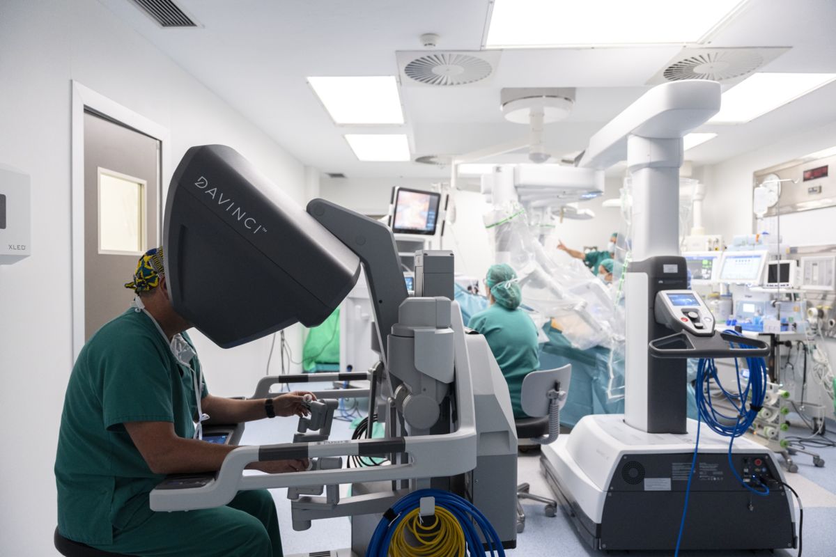 El Hospital Universitario Hospiten Rambla incorpora el Robot Da Vinci Xi: cirugía robótica de vanguardia
