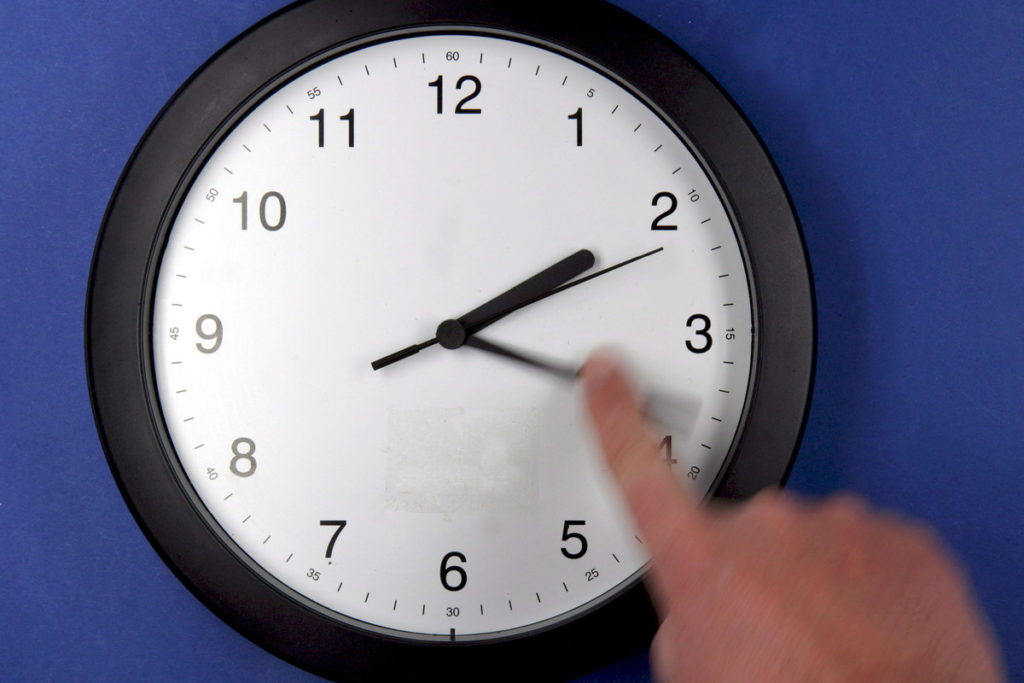 Ojo al próximo domingo: el cambio de hora que "castiga" la salud y que Europa sigue sin frenar