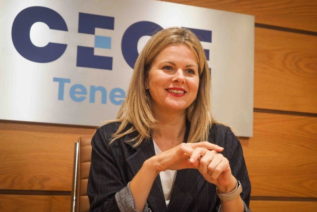 Elena Vela: "Las promesas electorales erosionan la confianza cuandono se cumplen. No bajar el IGIC al 5% nos genera cierta frustración"