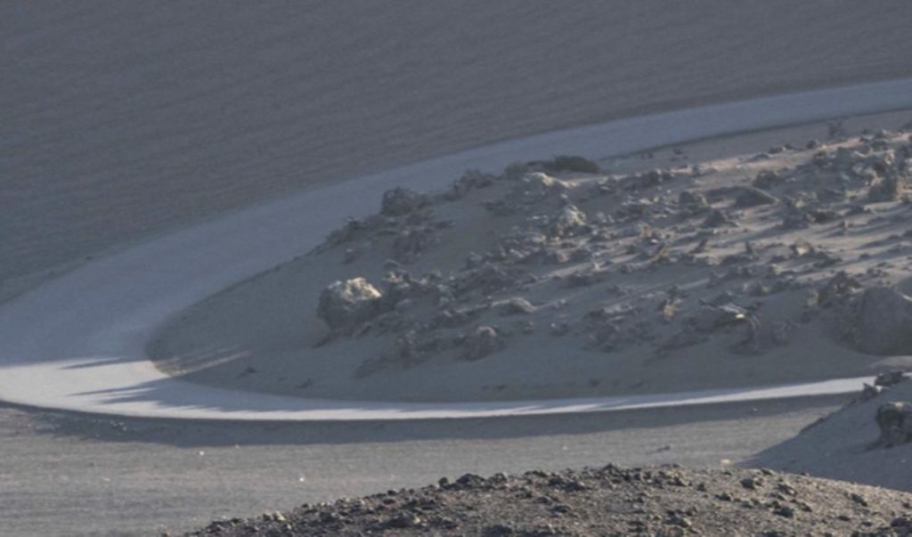 Roba piedras volcánicas de un paraje natural en Canarias y las devuelve porque le han dado "mala suerte"