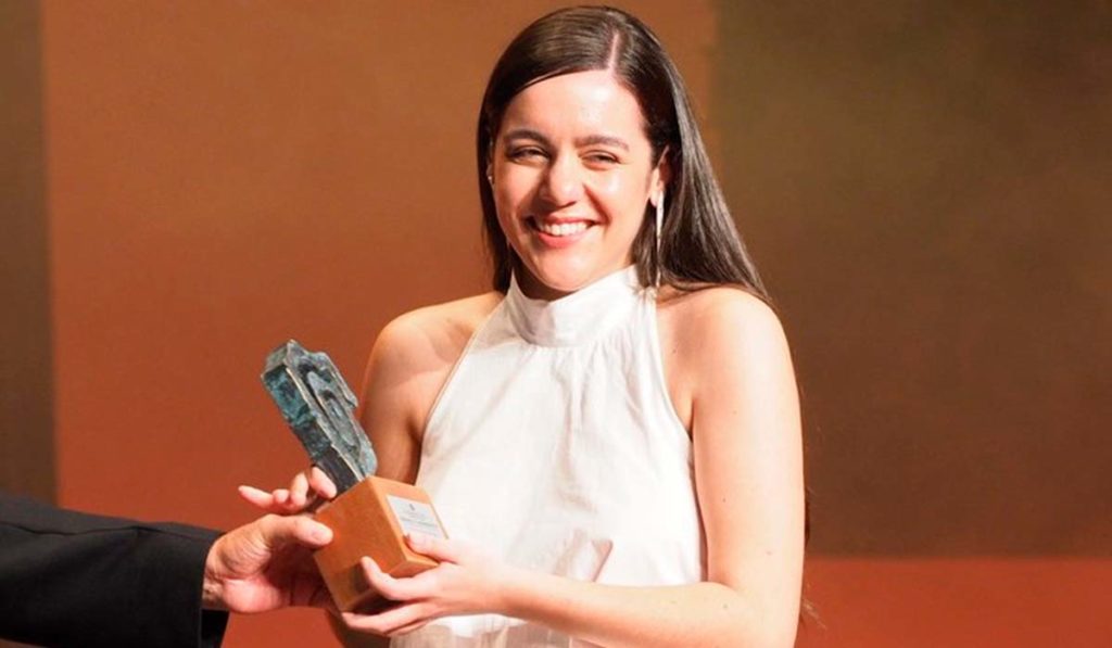 La artista canaria, Valeria Castro, recoge el Premio Taburiente. DA