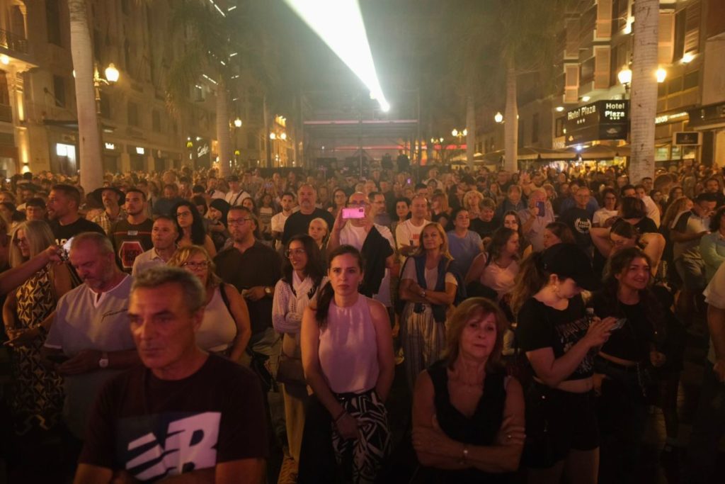 Plenilunio llenó de gente la capital. 