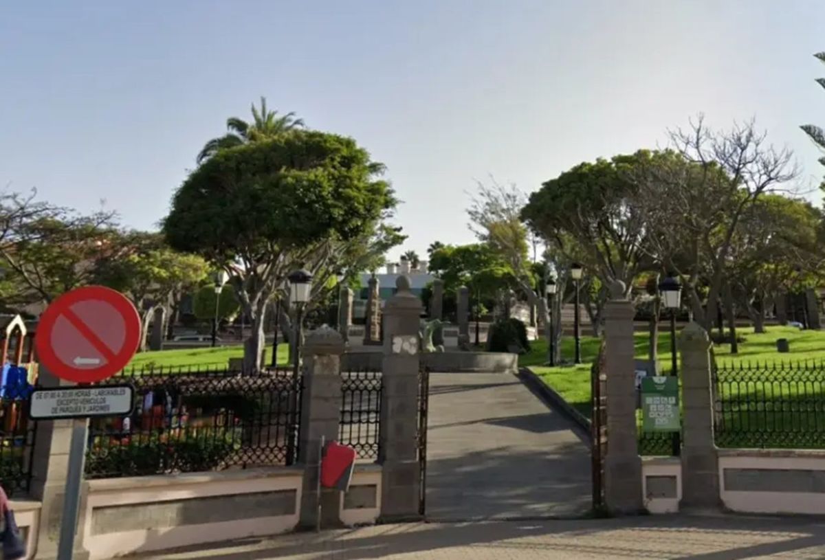 Una veintena de jóvenes agrede a dos menores en un parque de Canarias