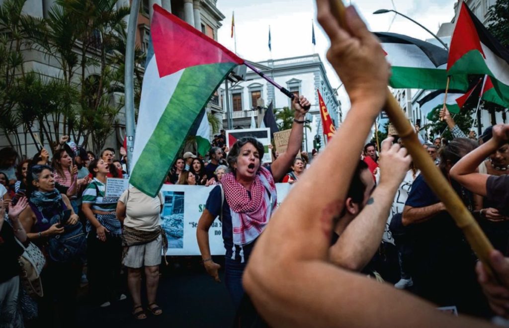 Miles de personas protestan en Tenerife contra el genocidio en Gaza