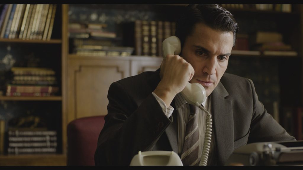 Álex González protagoniza, junto a Aura Garrido, el thriller de época La sospecha de Sofía.