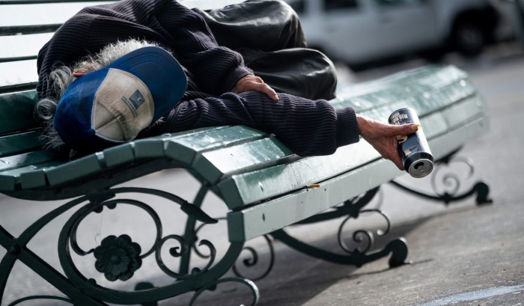 Canarias presenta una tasa de pobreza del 24,6%, más de 550.000 personas, por 12,5 millones en España