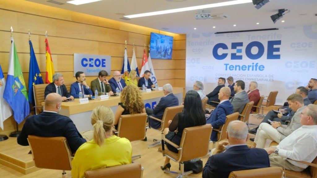 Imagen de archivo de una reunión de la CEOE provincial. 
