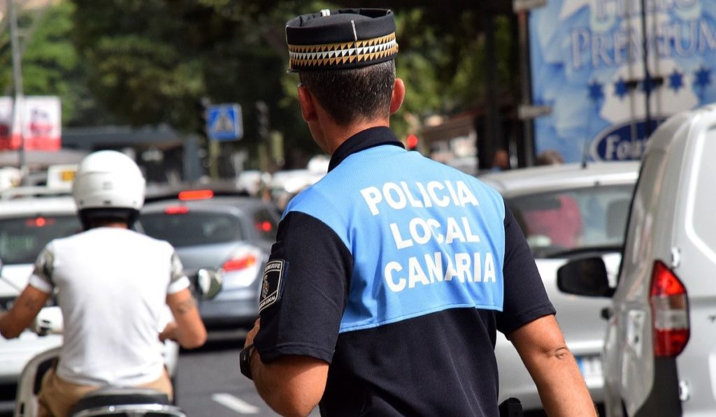 Policías fijos en los colegios: la inédita propuesta de una asociación canaria para frenar el acoso escolar