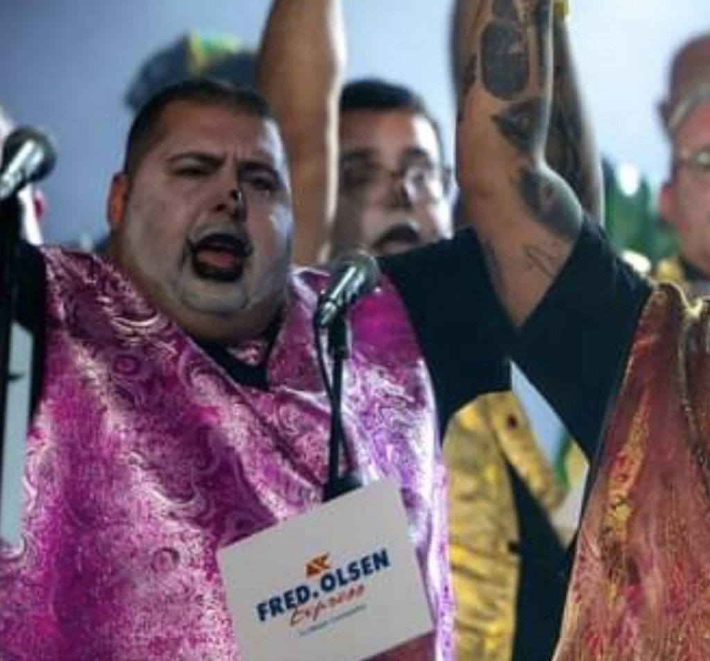 El Carnaval de Santa Cruz llora la muerte de 'Bobi', integrante de Triqui Traques