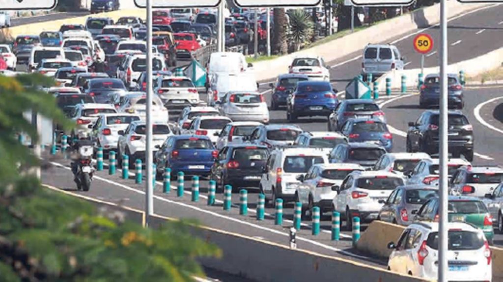 Control horario de terrazas o nuevos itinerarios peatonales: las 100 medidas de Santa Cruz para acabar con el ruido