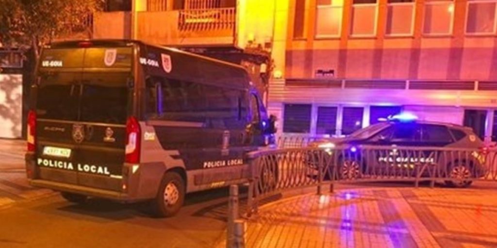 Huyen tras darle el alto en un control en Canarias