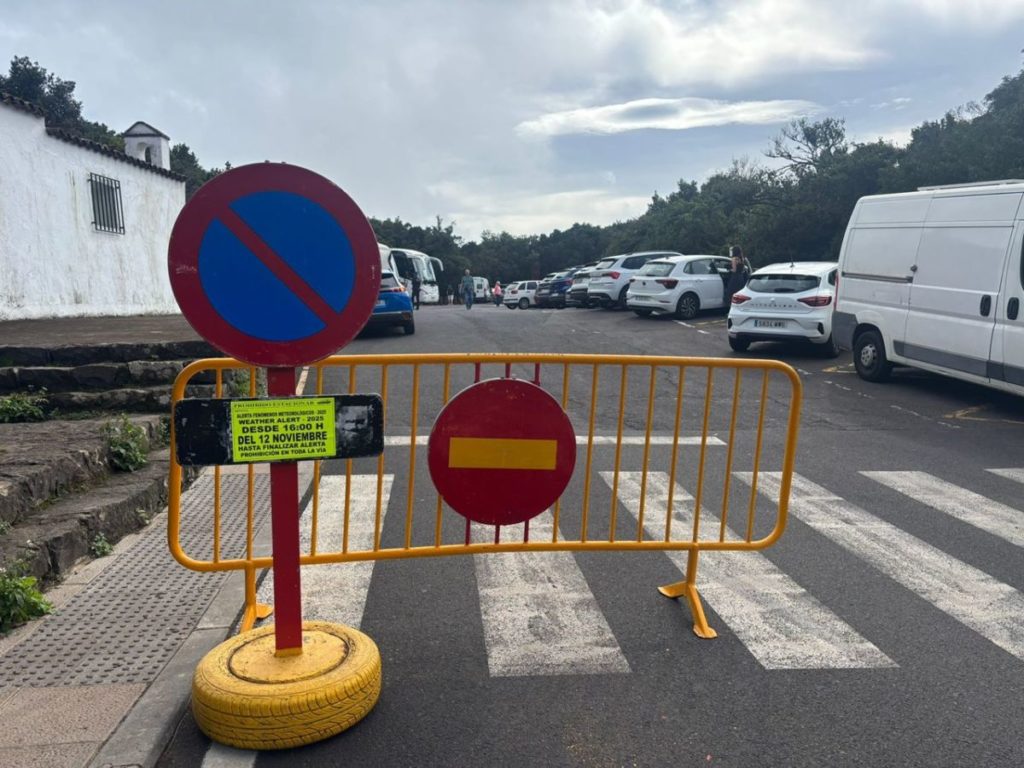 La Laguna cierra playas, piscinas y accesos al monte por la borrasca Claudia