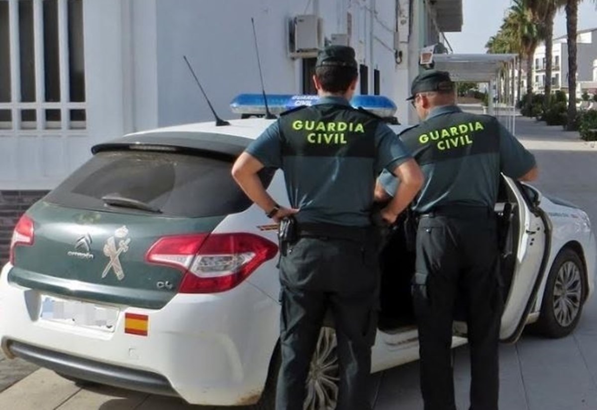 La Guardia Civil detiene a un falso representante deportivo en Canarias: podría haber abusado de 61 menores