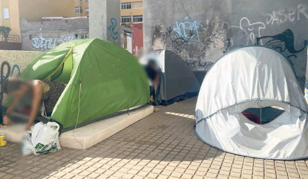 Desalojan casetas de campaña en el Pancho Camurria y La Granja
