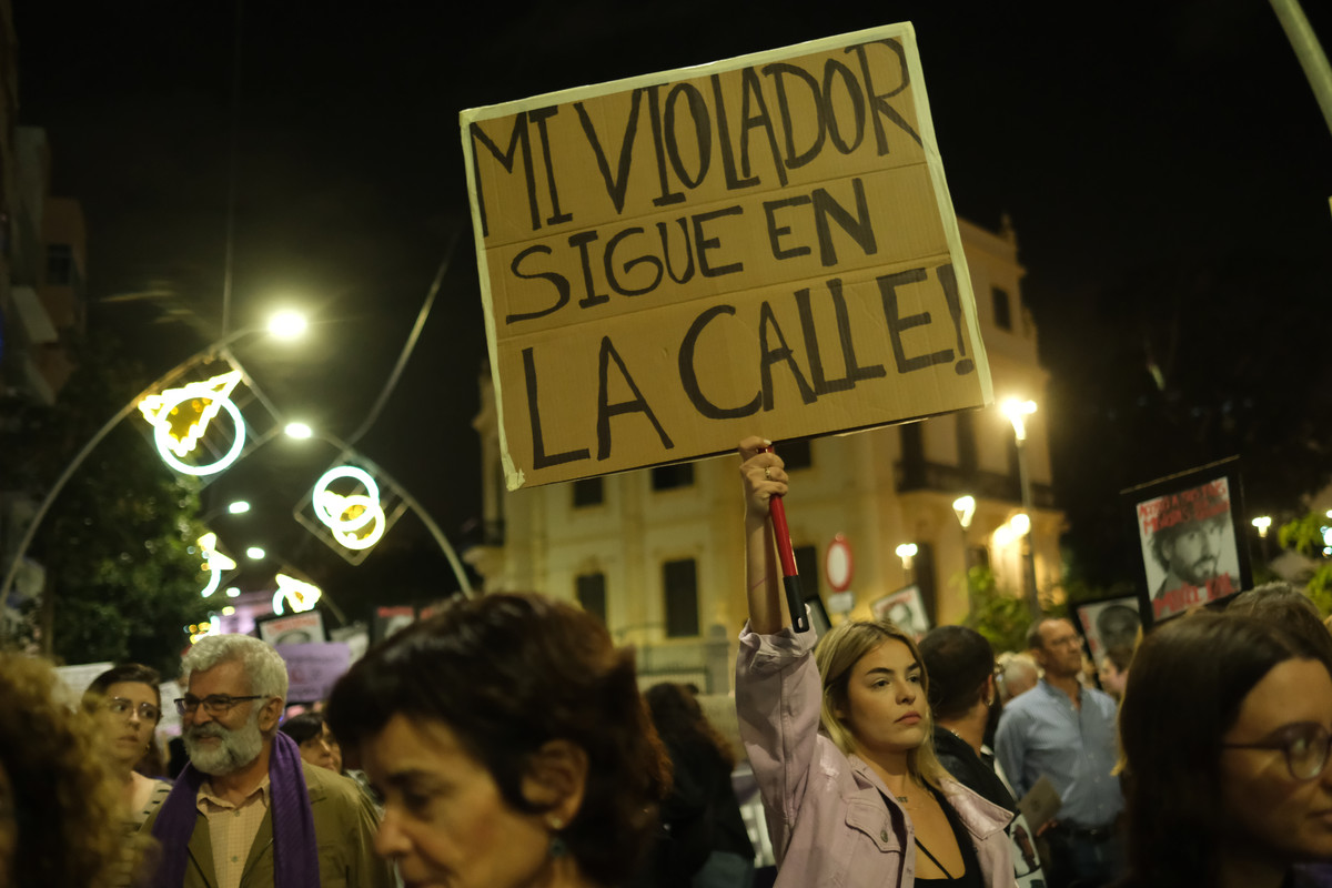 Miles de personas proclaman en Canarias que "no nos callarán" ante la violencia machista