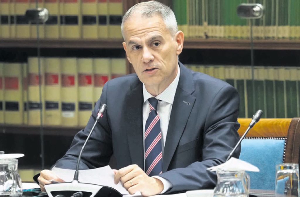 César Toledo supera el primer examen para ser administrador de RTVC