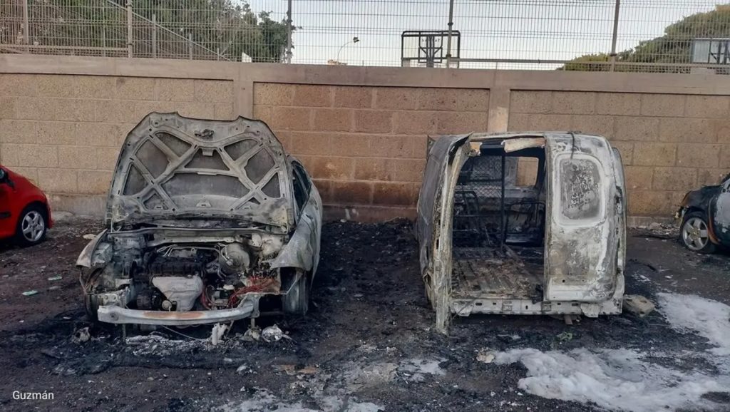Sigue la quema de coches en Tenerife: "Podría deberse a una venganza"