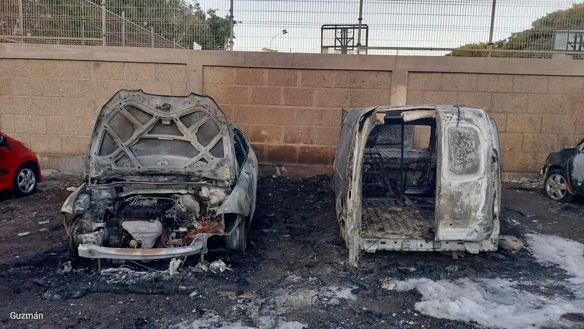 Sigue la quema de coches en Tenerife: "Podría deberse a una venganza"