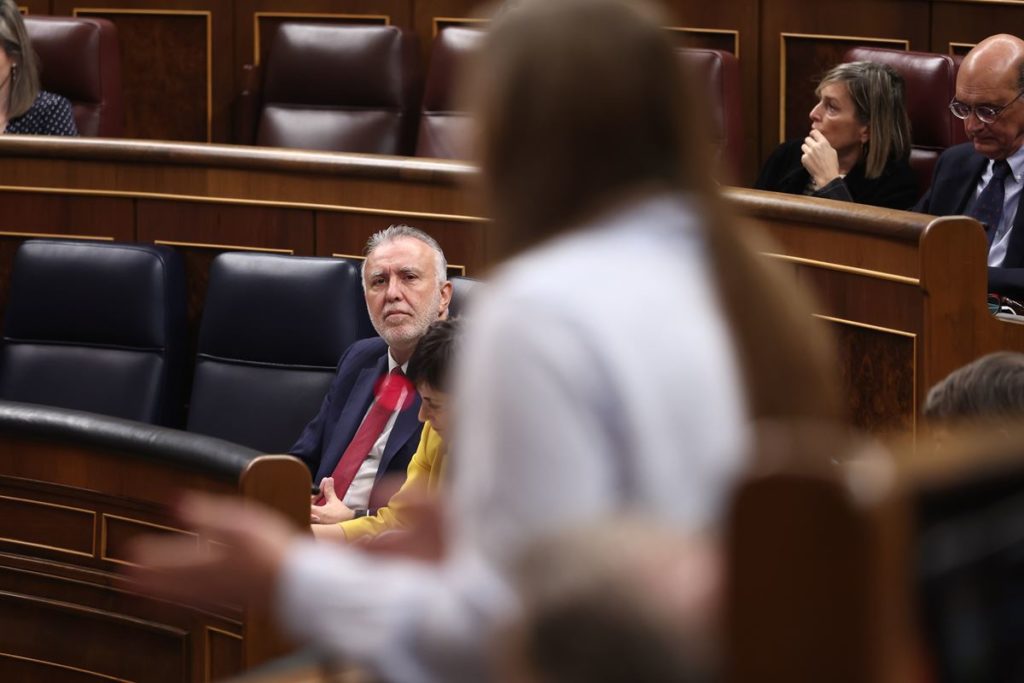 Ángel Víctor Torres, al PP: "Ustedes se han inventado delitos contra mí"