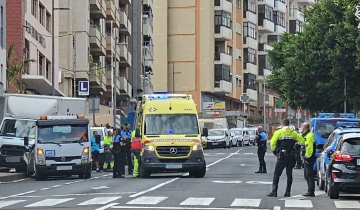Atrapado tras una colisión en Santa Cruz de Tenerife