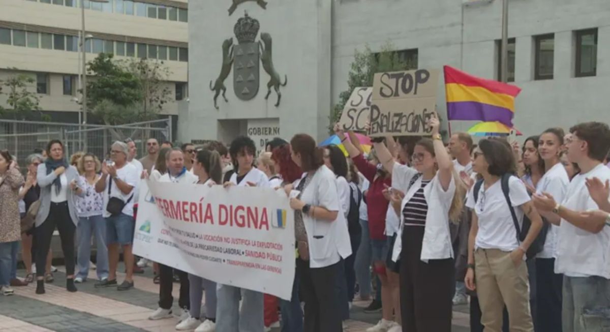 Centenares de personas defienden la sanidad pública en Canarias y rechazan privatización