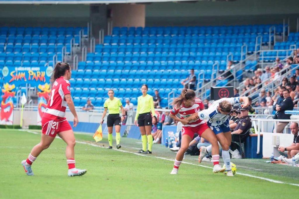 El Costa Adeje Tenerife Egatesa rescata un punto en el Heliodoro ante el Granada (2-2)