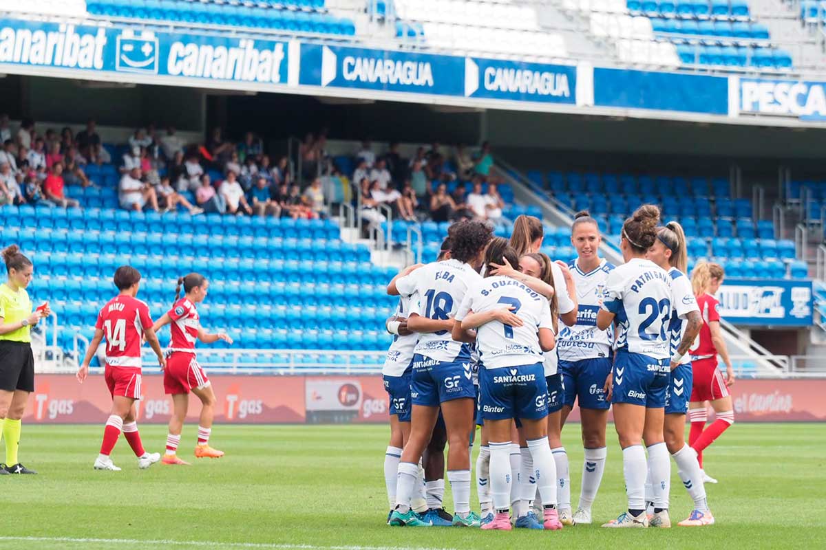 El Costa Adeje Tenerife Egatesa rescata un punto en el Heliodoro ante el Granada (2-2)