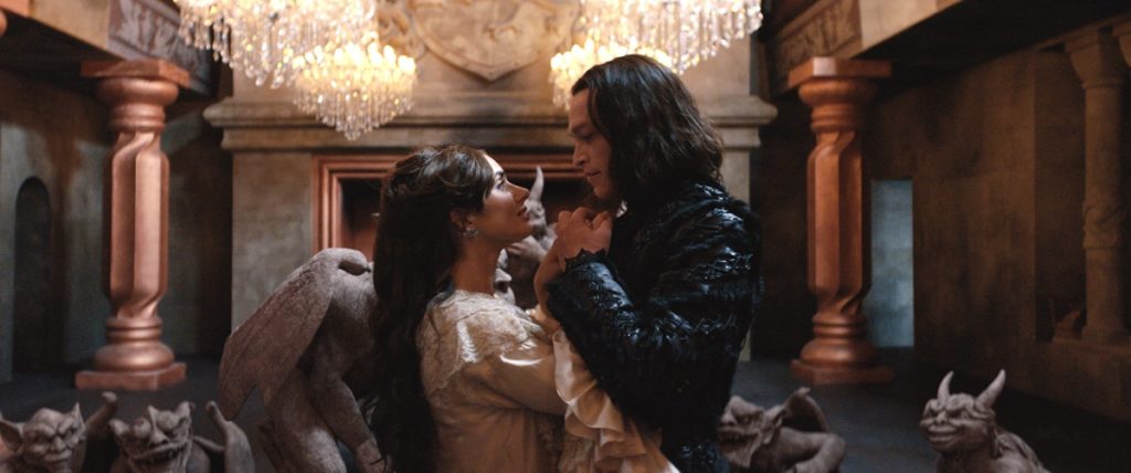 En Drácula, Luc Besson presenta un nuevo enfoque de la historia del famoso vampiro.