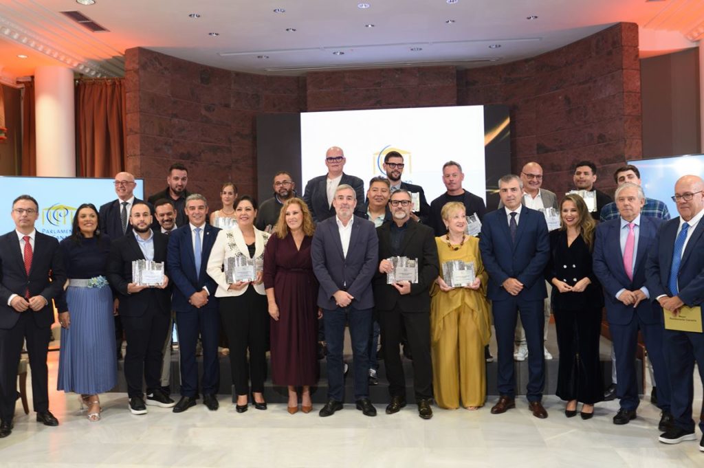 La octava edición de los Premios Gastronómicos Mesa Abierta celebra la Hostelería de Tenerife