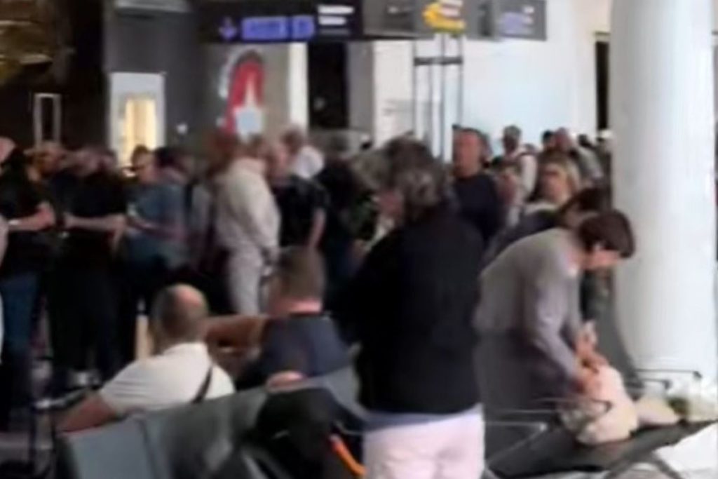 Si viajas a Reino Unido desde España, atento: el permiso que te impedirá subir al avión si no lo tienes ya