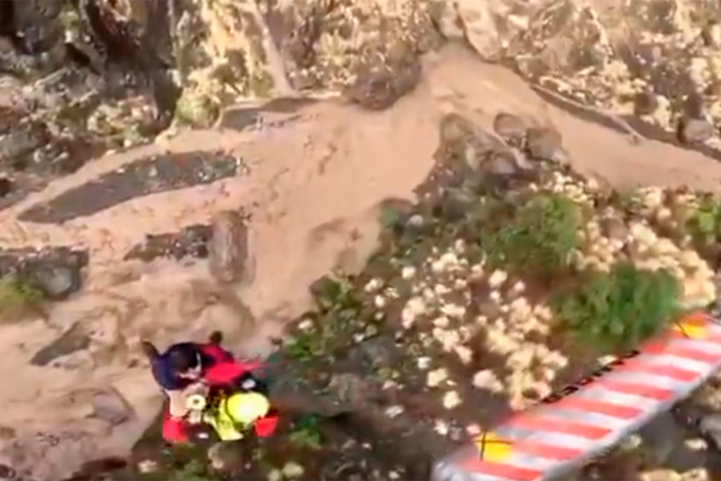 Las fuertes lluvias dejan atrapadas a dos personas en un barranco de La Palma
