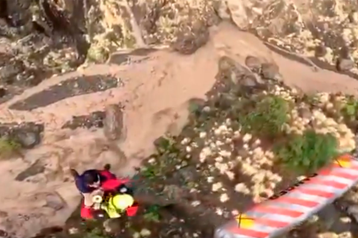 Las fuertes lluvias dejan atrapadas a dos personas en un barranco de La Palma