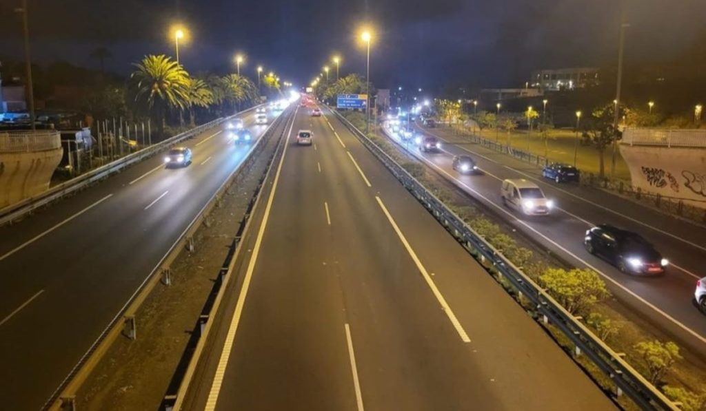 Intervenciones de emergencia en la TF-5 y la TF-1 durante la noche en Tenerife
