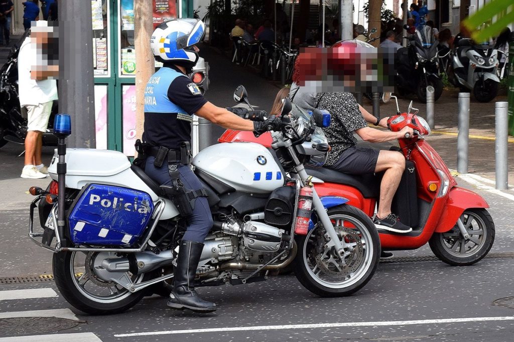 Un menor, detenido tras la persecusión del fin de semana en Santa Cruz: hay tres heridos