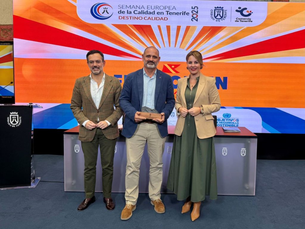 El Cabildo de Tenerife reconoce a Fred. Olsen Express por su proyecto de gestión lumínica Mar de Estrellas