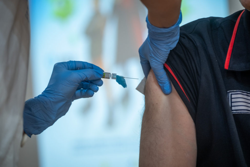 El repunte epidémico de la gripe en Canarias extiende el uso de la mascarilla