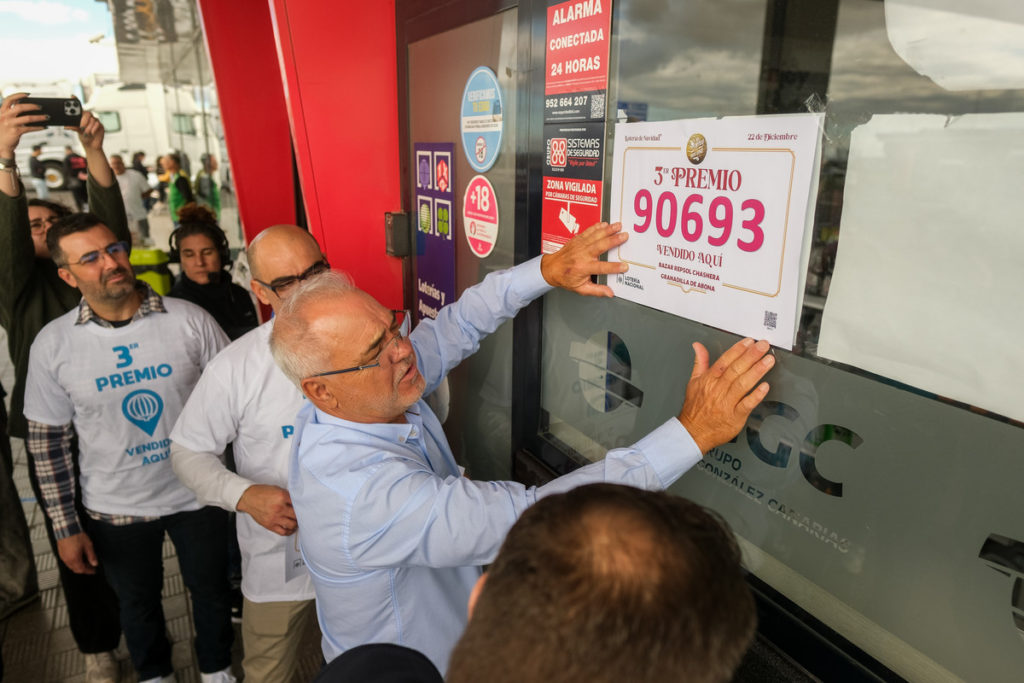 Un fogonazo de premios reaviva otro año la suerte en La Chasnera