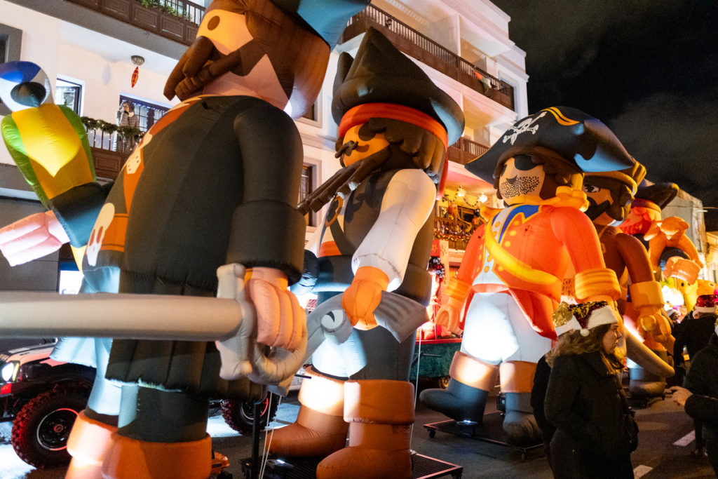 La magia de la Navidad recorre las calles del casco histórico con Papá Noel en La Laguna