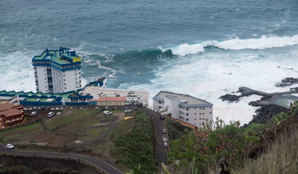 La ciudadanía rechaza que el núcleo costero de Mesa del Mar albergue una desaladora. Fran Pallero