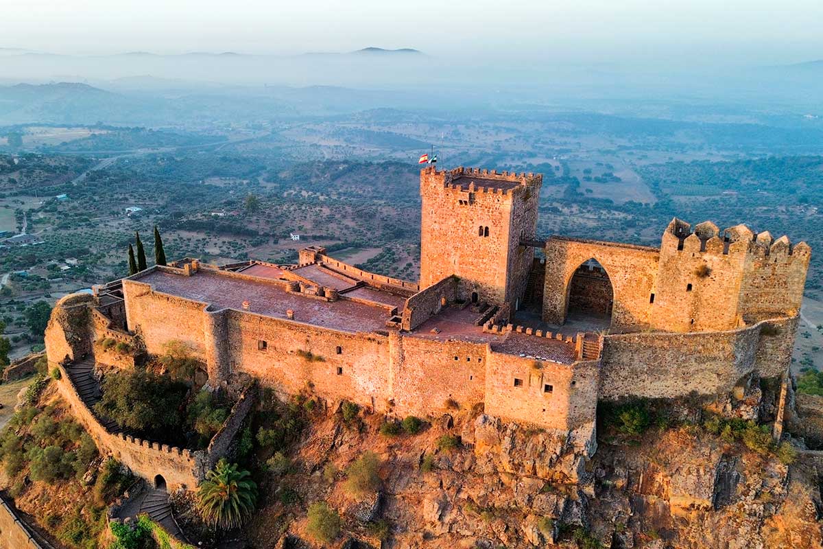 Binter te acerca a un Badajoz lleno de historia, naturaleza y sabor