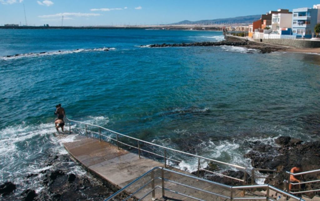 Salvan a otro bañista horas después de las tragedias en Tenerife y Lanzarote