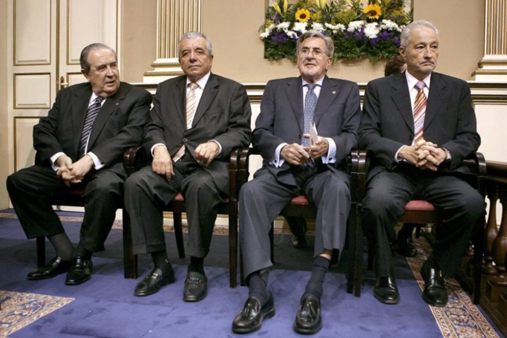 Lorenzo Olarte, Manuel Hermoso y Adán Martín reciben la Gran Cruz de Carlos III