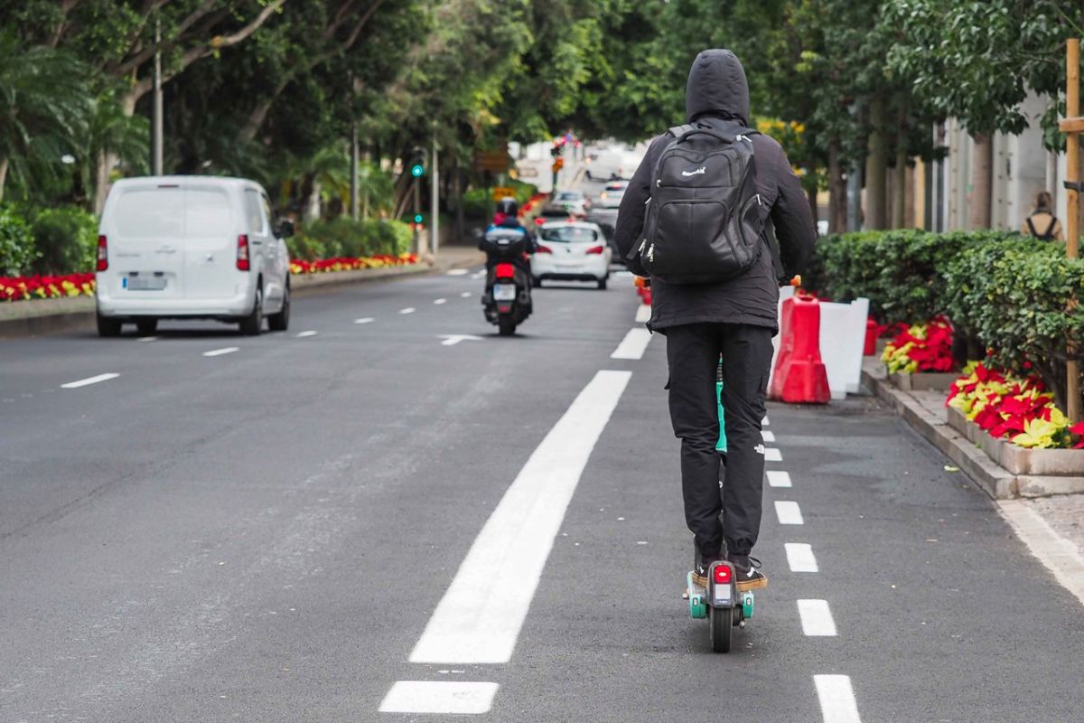 Más espacio para peatones y nuevas reglas para patinetes: Santa Cruz de Tenerife abre el debate sobre su movilidad